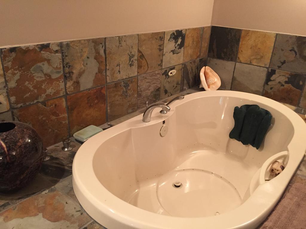 Mediterranean Edmonton B&B Habitación foto